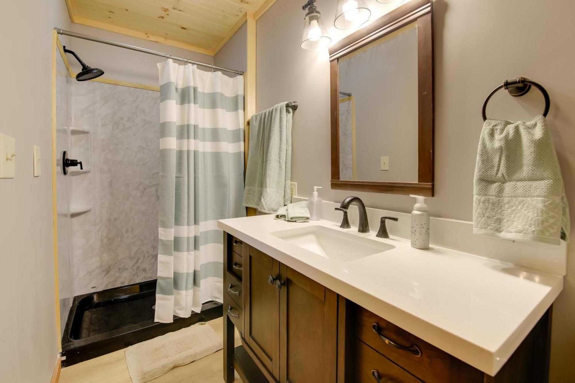Gatlinburg Mountain Cabin With Hot Tub, Deck And Games Zewnętrze zdjęcie