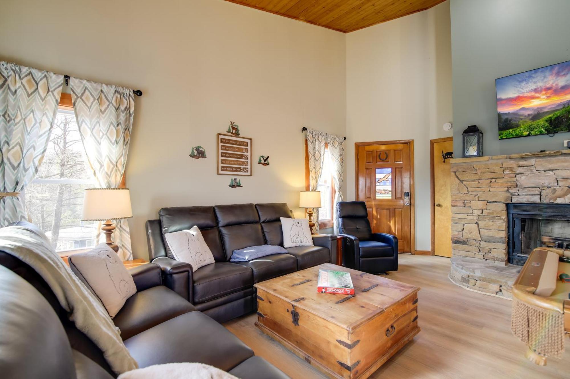 Gatlinburg Mountain Cabin With Hot Tub, Deck And Games Zewnętrze zdjęcie