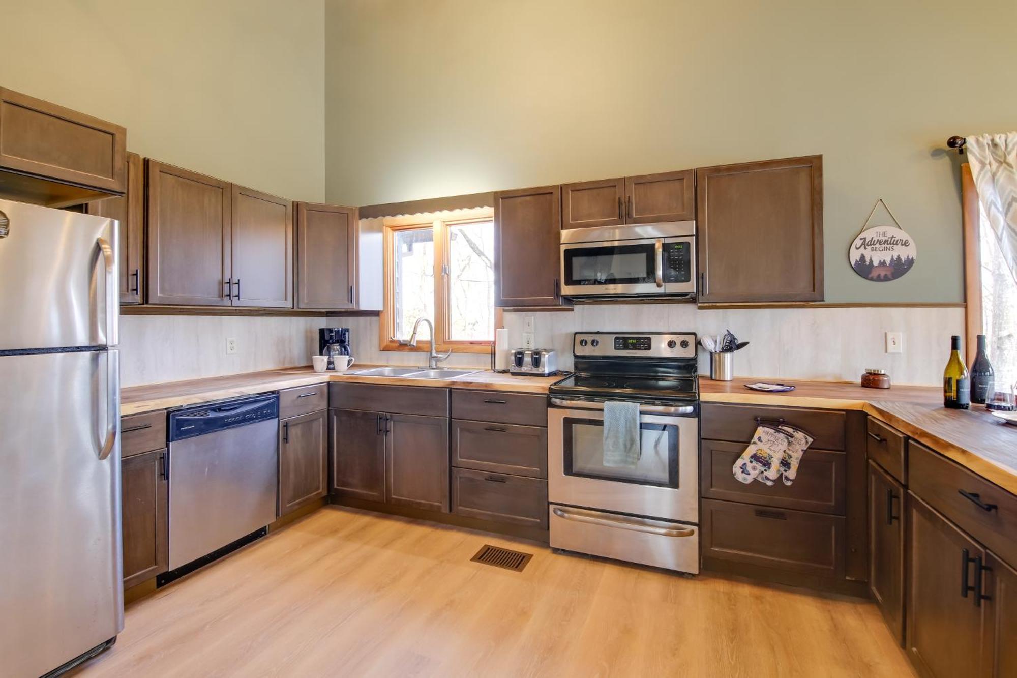 Gatlinburg Mountain Cabin With Hot Tub, Deck And Games Zewnętrze zdjęcie