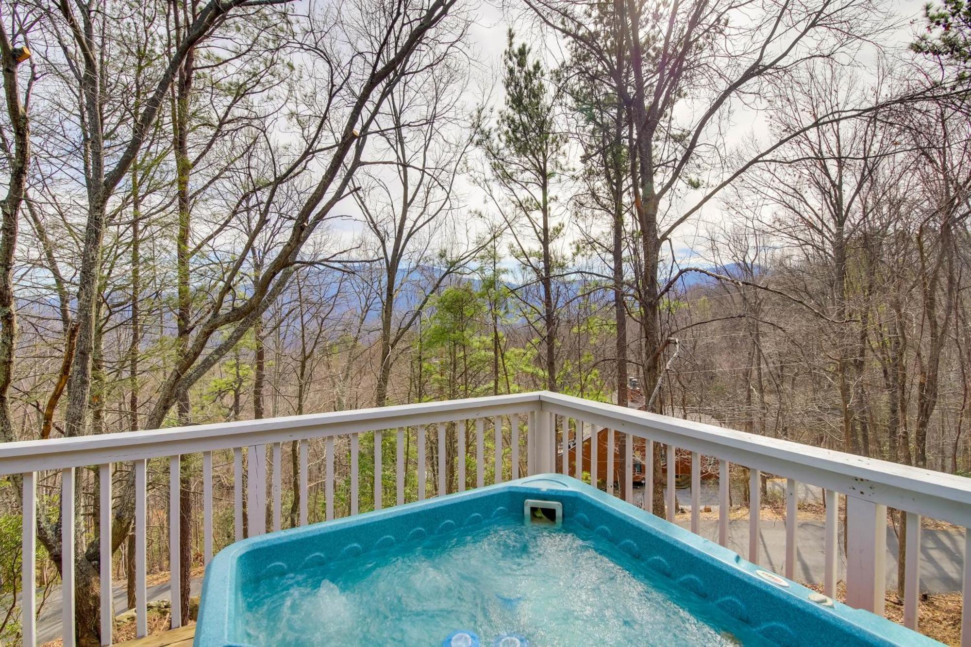 Gatlinburg Mountain Cabin With Hot Tub, Deck And Games Zewnętrze zdjęcie